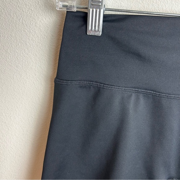 Salty Savage Women's Mid Rise biker training shorts black size: M - Picture 3 of 7